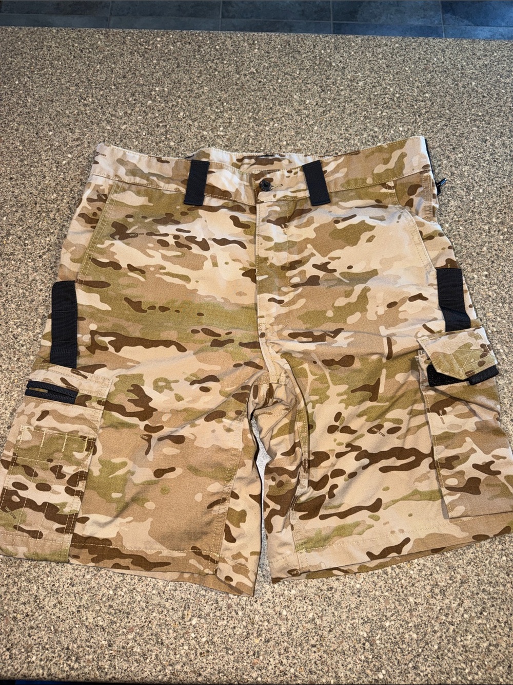 Kitanica Men's Desert Camo Cargo Shorts - Lightweight Tactical Style